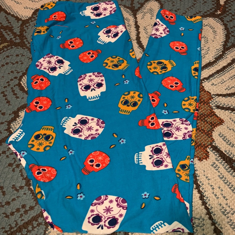 LuLaRoe TC Skull Leggings